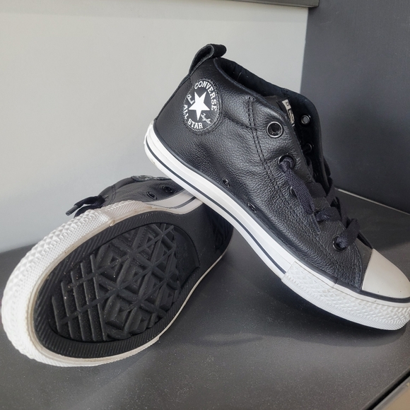 Converse Kids Leather Mid Top Black and White Slip On Sneakers / Junior Size 3 - Picture 1 of 7